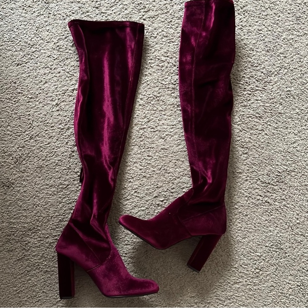 RED VELVET STEVE MADDEN KNEE HIGH BOOTS WOMENS SIZE 7